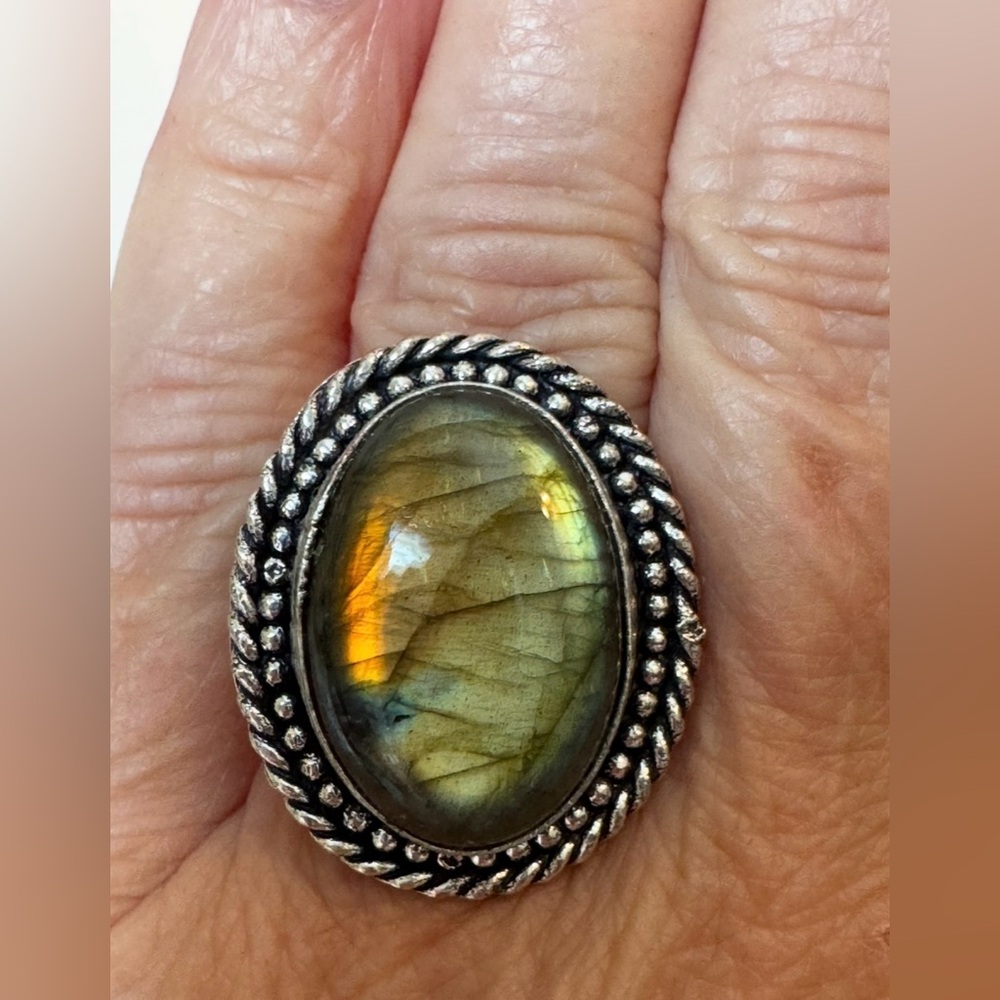 Ring - green Labradorite stone - silver tone - size 7 - new! - Picture 2 of 10
